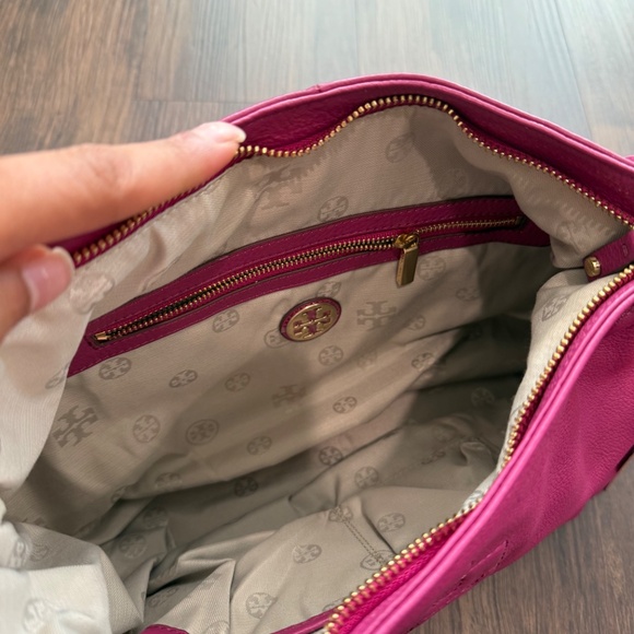 Tory Burch Wildflower Thea Hobo - Picture 4 of 6